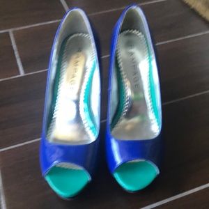 Ladies Peek To Heels